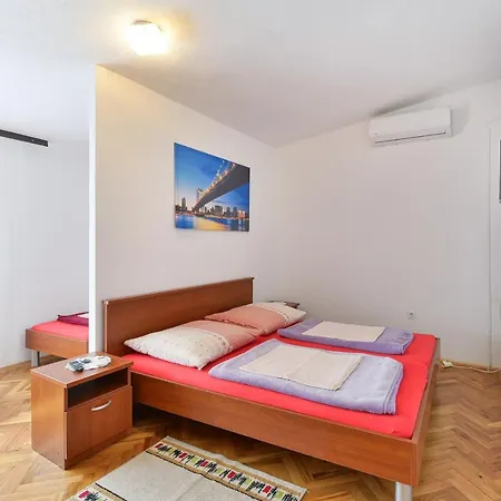 Apartamento With Parking Space Nin, Zadar - 19555