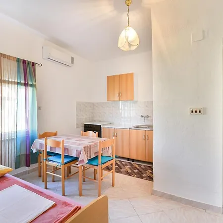 Apartamento With Parking Space Nin, Zadar - 19555