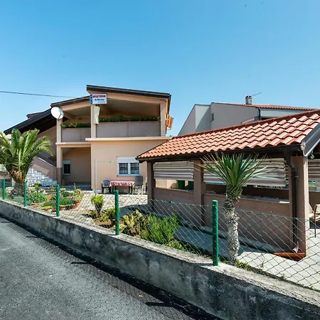 Apartamento With Parking Space Nin, Zadar - 19555